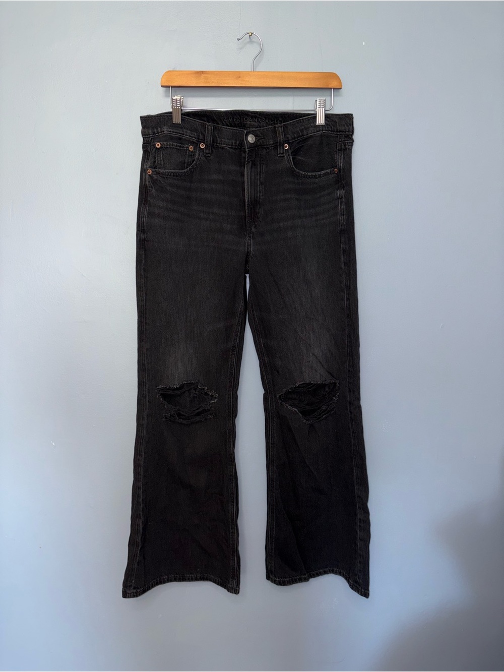 American Eagle | Black Distressed Bootcut Jeans | Size 8